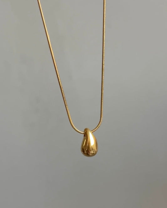 Minimal Drop Necklace