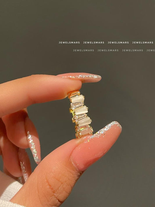 Caroline Premium Ring Band