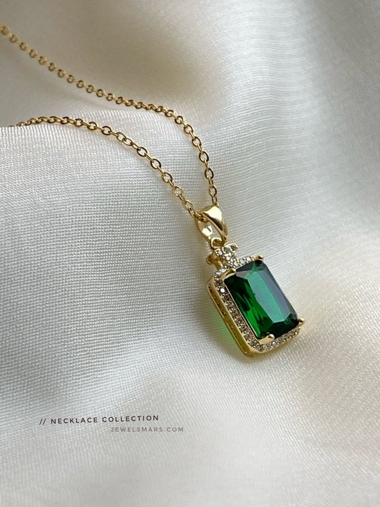 Royal Green Solitaire Necklace