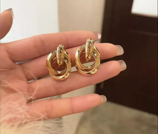 TINY STATEMENT EARRINGS