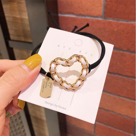 GEOMETRIC HAIRTIES - White Heart