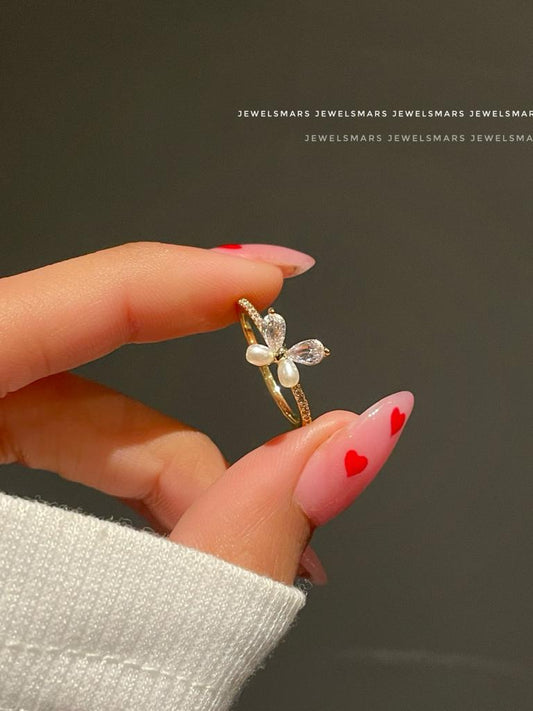 Minimal Pearly Butterfly Ring - golden
