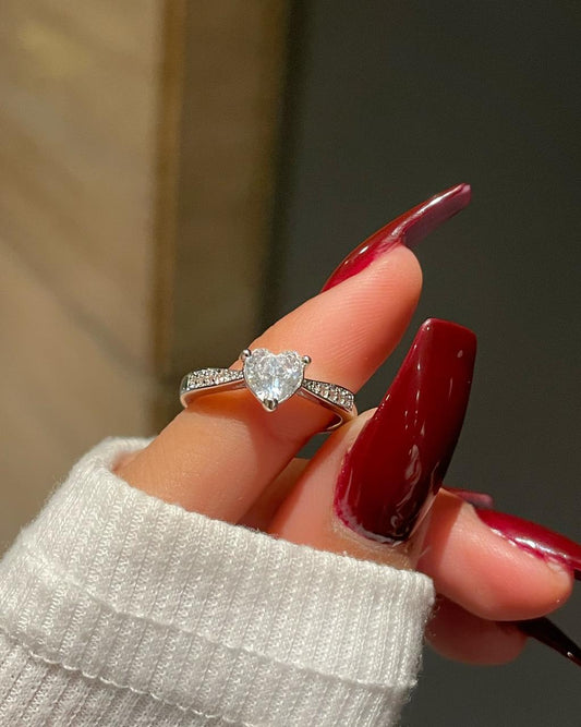 Lucy Heart Ring