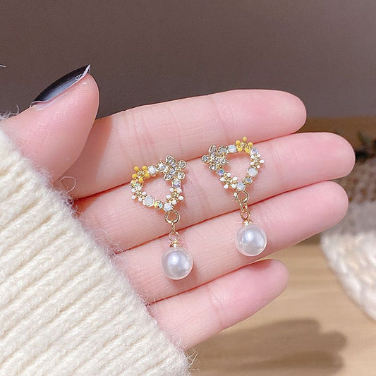 Dreamland Pearl drop Earrings