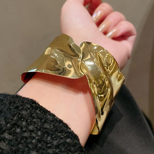 Leaf Openable Statement Bracelet