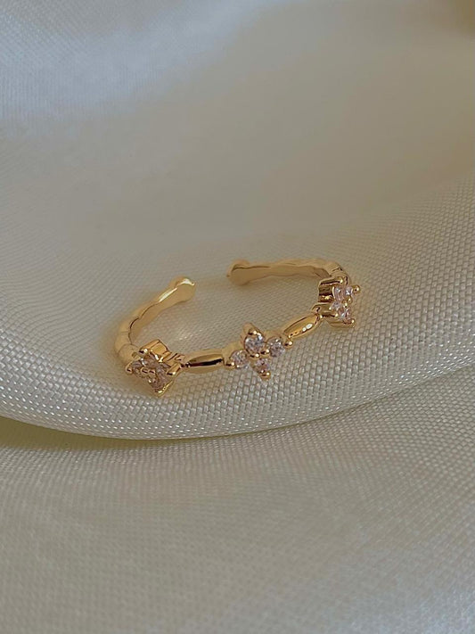 Minimal Purple Clover Ring