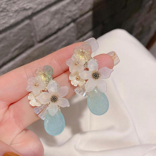 Floral Escatsy Earrings