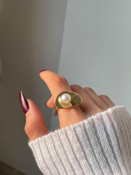 Margret Statement Pearl Ring
