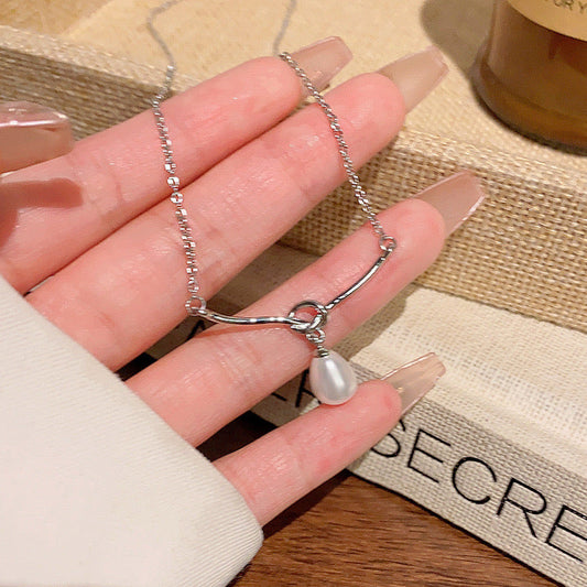 Pearl-twine Dainty Necklace