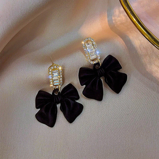 It’s Britney Babe! Bow Earrings