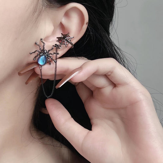 Dark Web! Spider Earcuff Earrings (1 piece)