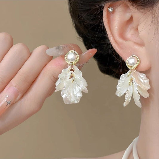 Ferns n Pearls Classy Earrings