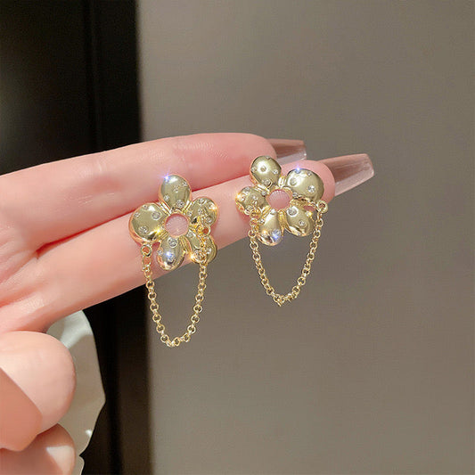 Dangling Daisies Earrings