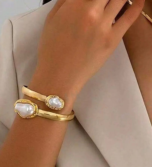 It’s a Pearl Thing! Arm Cuff