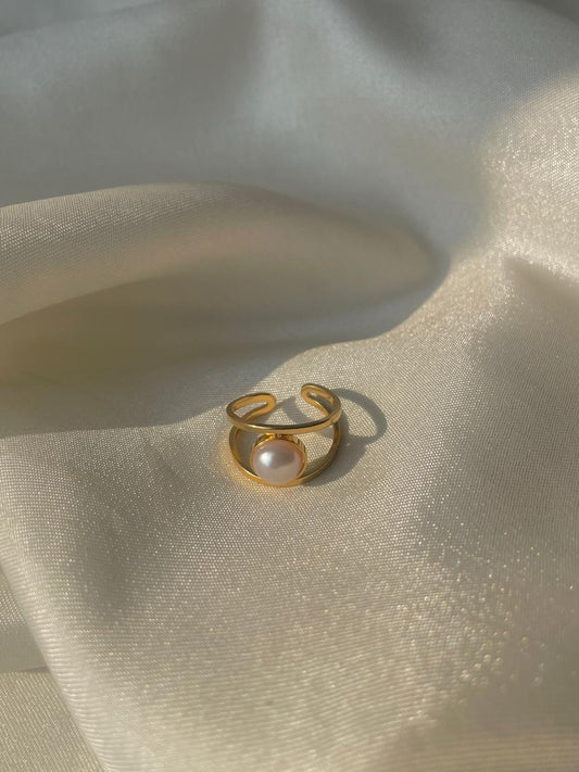 Pearly Muse Ring