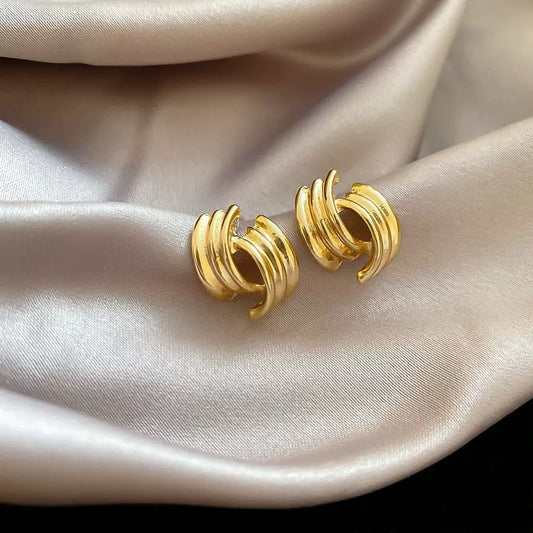 Croissant Twist Retro Studs