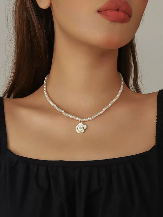 Camellia Muse necklace