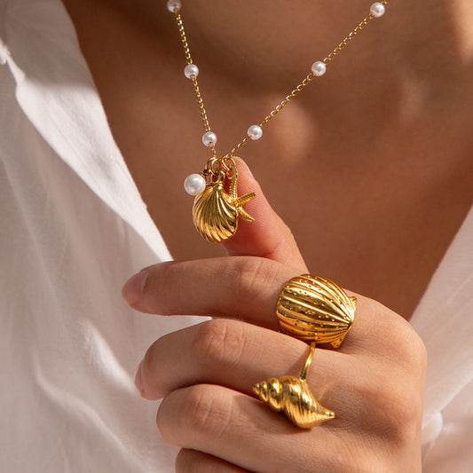 Beach Bestie Pearl Necklace