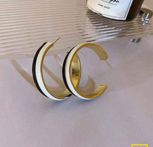 BLACK & WHITE CLASSIC HOOP EARRINGS