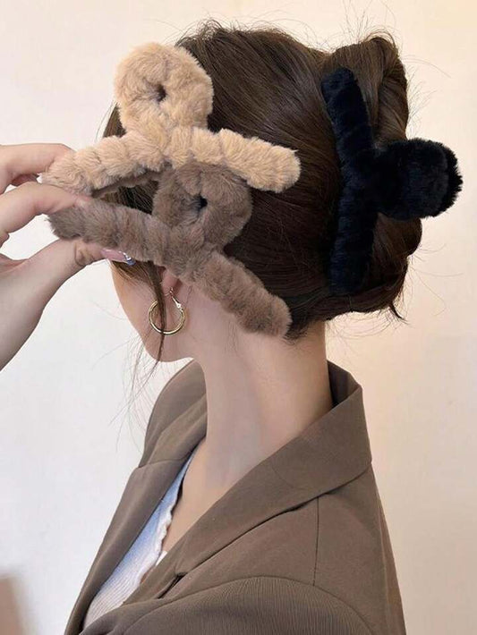 Black Fur Claw Clutcher