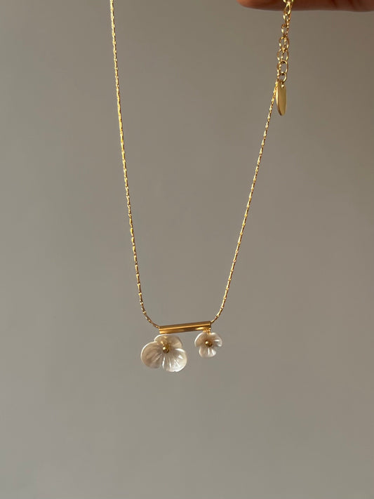 Nature Lover Necklace [18k Gold plated]