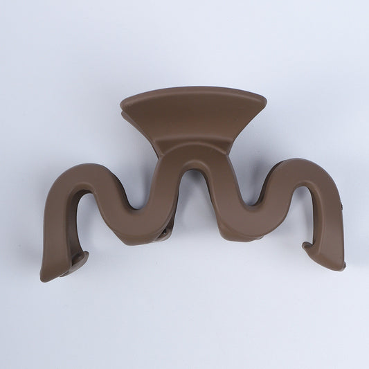 Wavy Hair Claw- warm brown