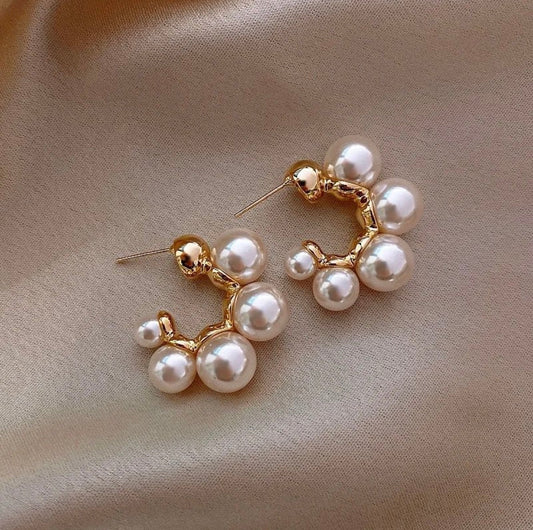 Kaly Statement Pearl Hoops