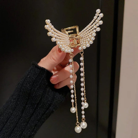 Wings Claw Clutcher