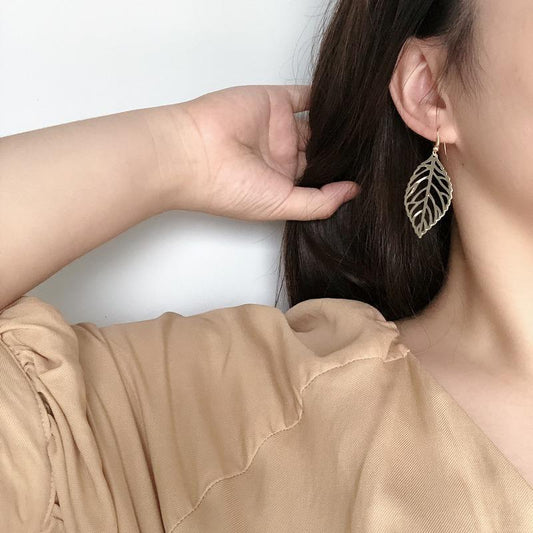 LAVISH LEAF EARRINGS