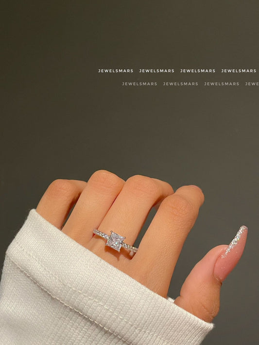 Lily Square Cut Ring