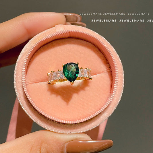 Marie Pear Shaped Ring - emerald green