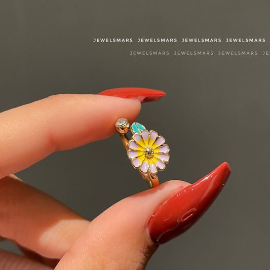 The Daisy Bloom Ring