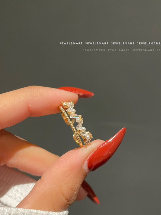 Pearly Layered Crown Ring