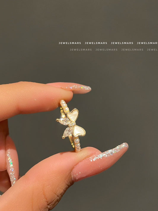 Bow! Premium Pearl & AD stones Ring