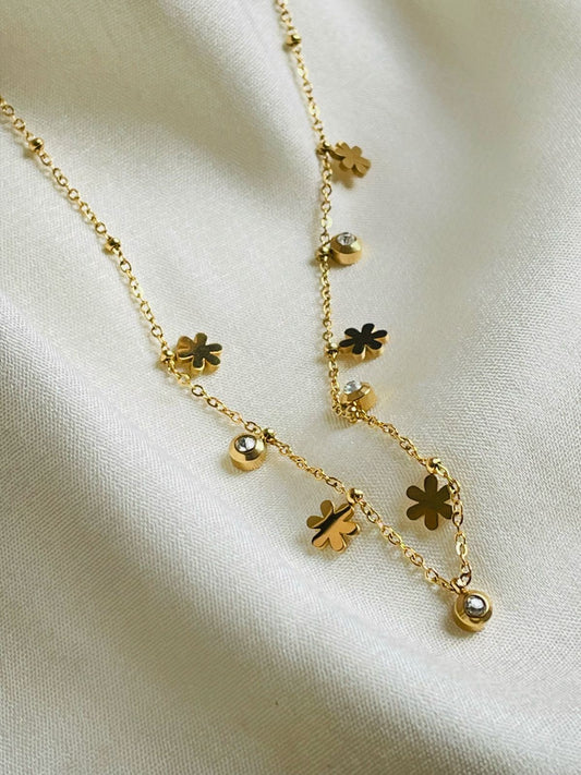 Minimal Floral Necklace