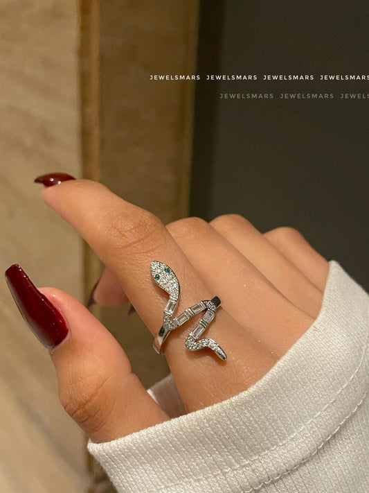 Serpent Premium Ring