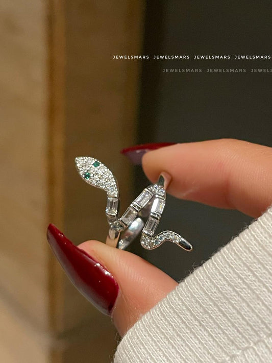 Serpent Premium Ring