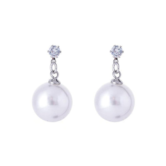 Pearl drop earrings
