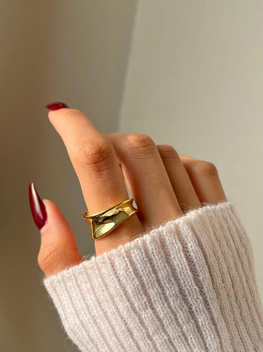 Wave Statement Ring
