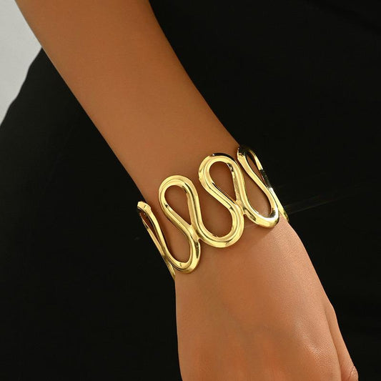 Wavy Statement Handcuff