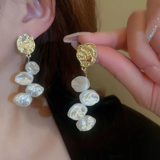 It’s snowing Pearls earring