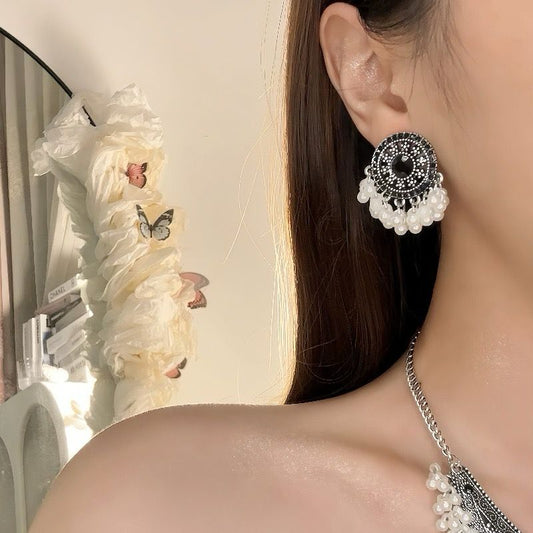 Midnight Dreamy Pearl Earrings