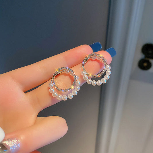 I’m exquisite! Pearl Earring