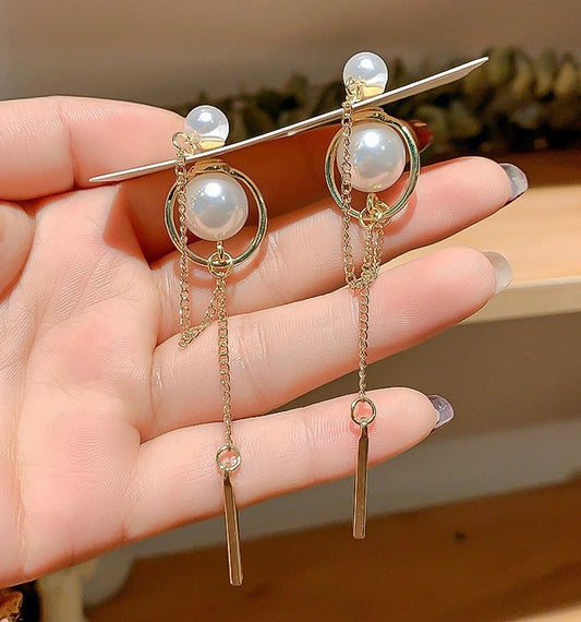 Chained by pearls earrings
