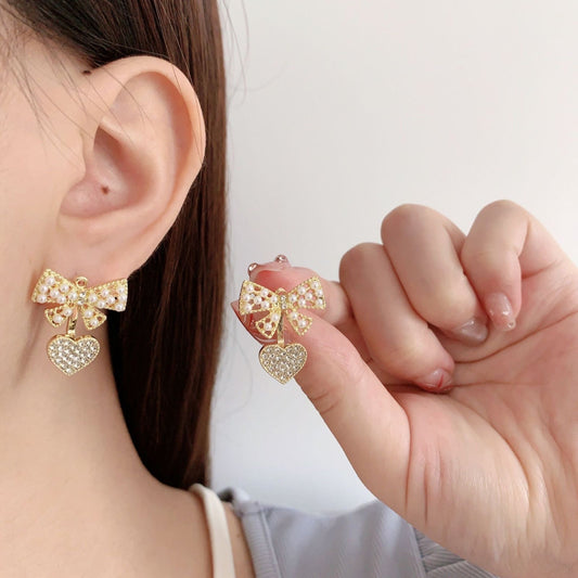 Flirt Alert Pearly Earrings