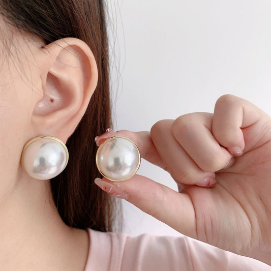 Old money meets Pearl Earrings