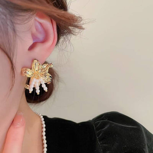 Honey Petal Pearl Earrings