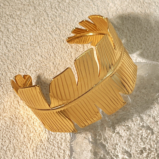 Lucid Leaf Cutout Bracelet