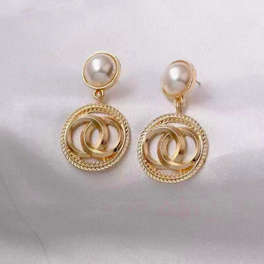 Billionaire spotted! Pearl Earrings