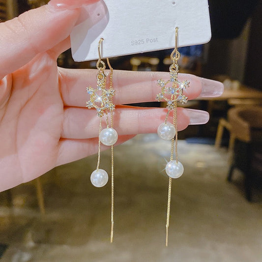 French Kiss Pearl Earrings